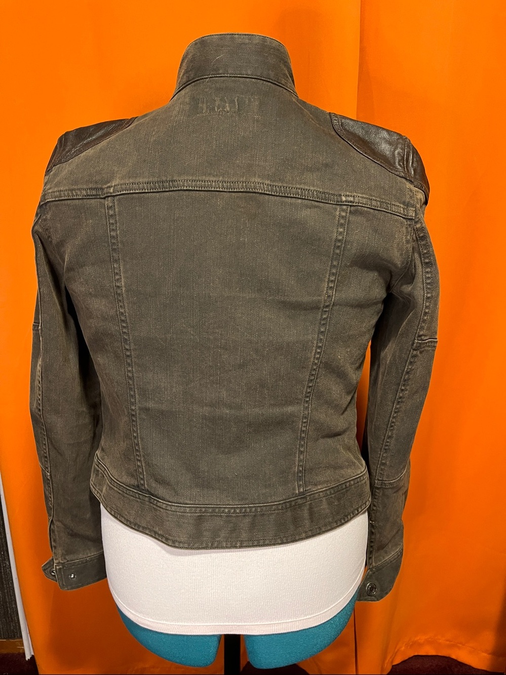 Ralph Lauren green label denim jacket with leather trim. - Picture 4 of 5
